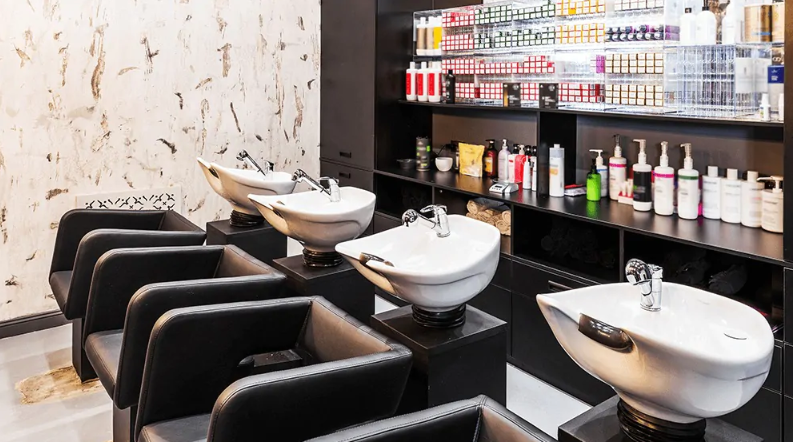 How to Choose the Right Spa Equipment Manufacturer for Your Salon
